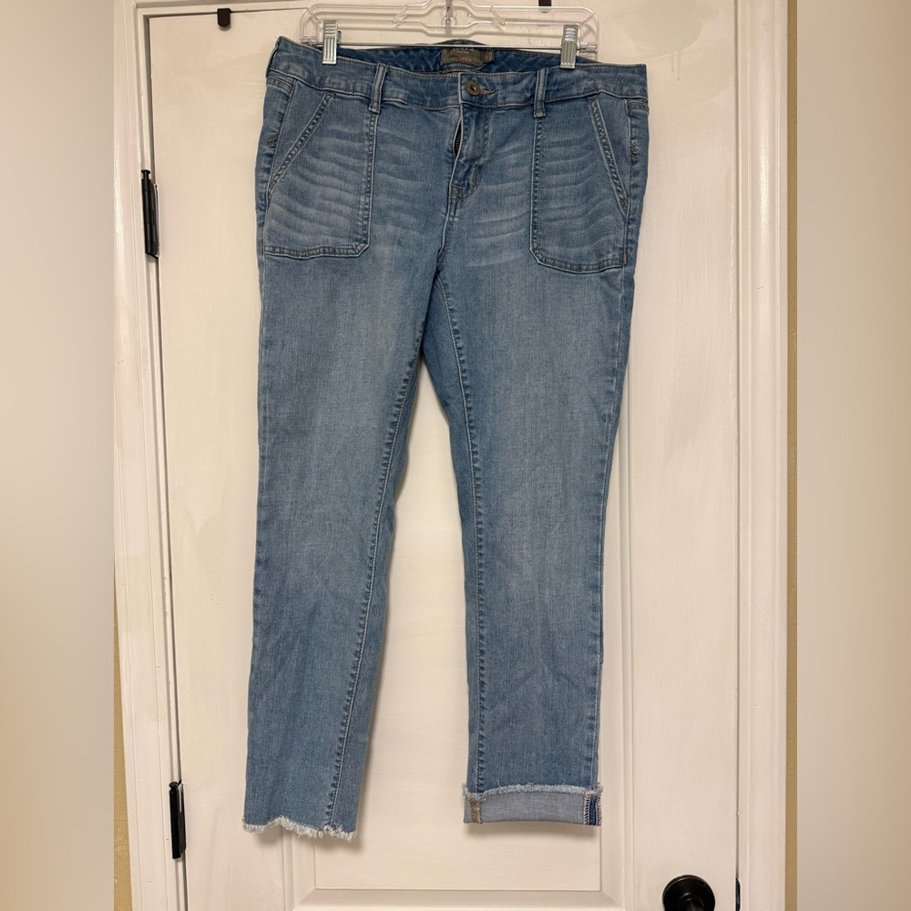 Women's Torrid Light Blue Cropped Jeans